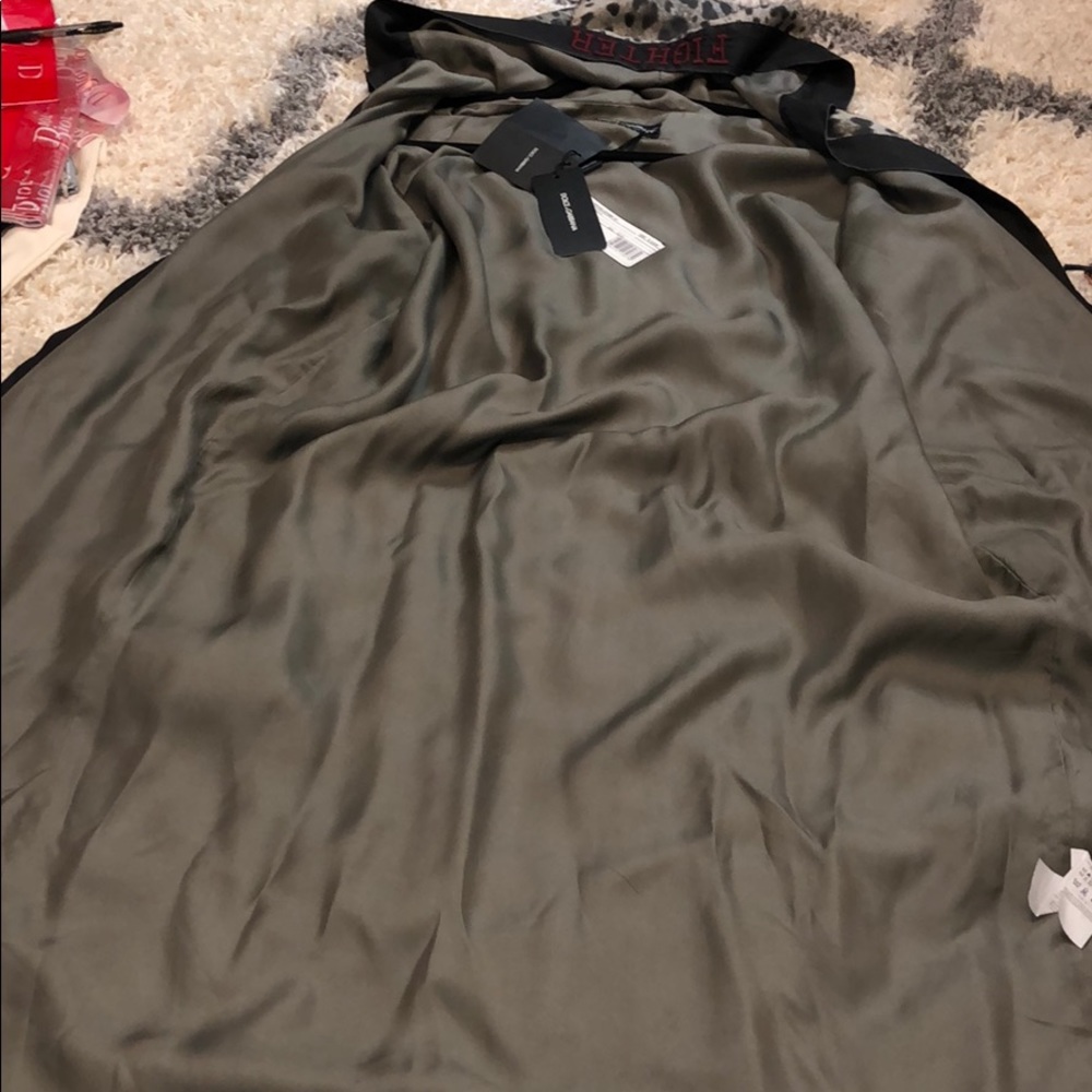 Luxury DOLCE AND GABBANA silk robe - Picture 5 of 7